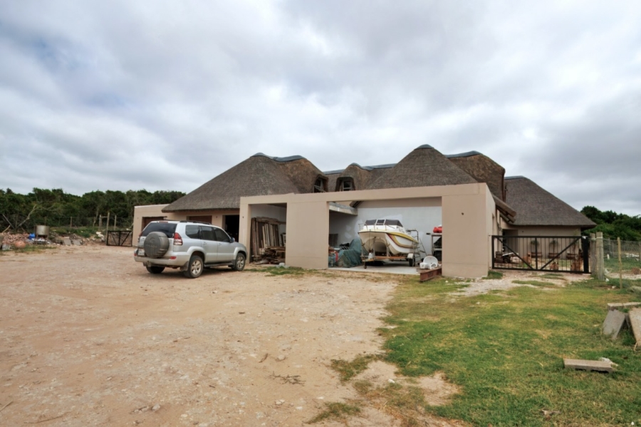 4 Bedroom Property for Sale in Stilbaai Wes Western Cape